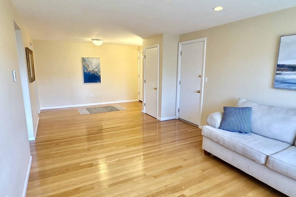 12 Colonial Village Drive 12