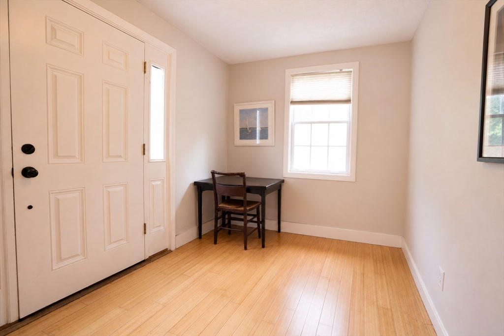 16 Richard Ave