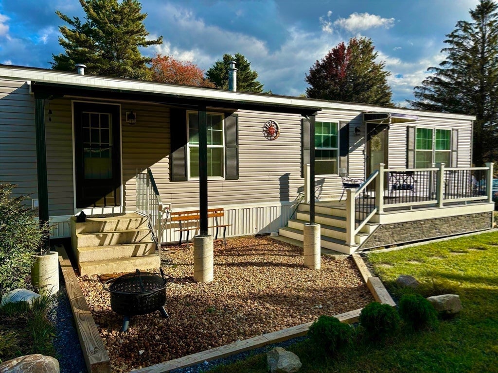 6 Seneca Drive