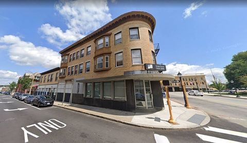 Photo of 5 Lexington St #5, Waltham, MA 02452 (MLS # 73511849)