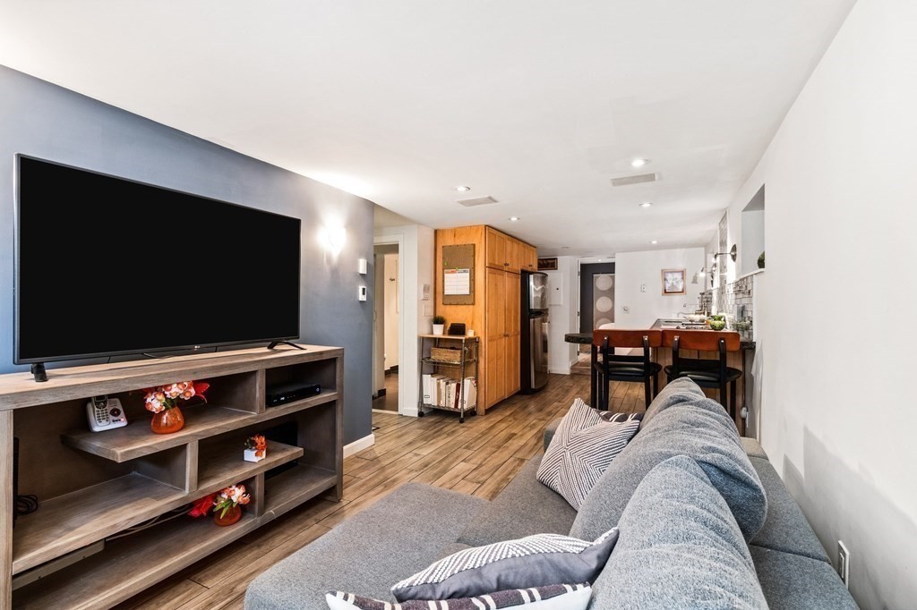 92 Green St 1