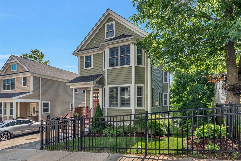 27 Beryl St