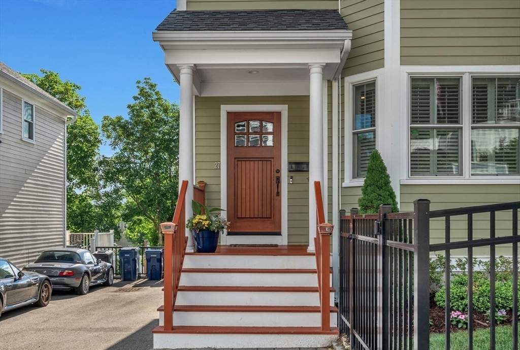 27 Beryl St