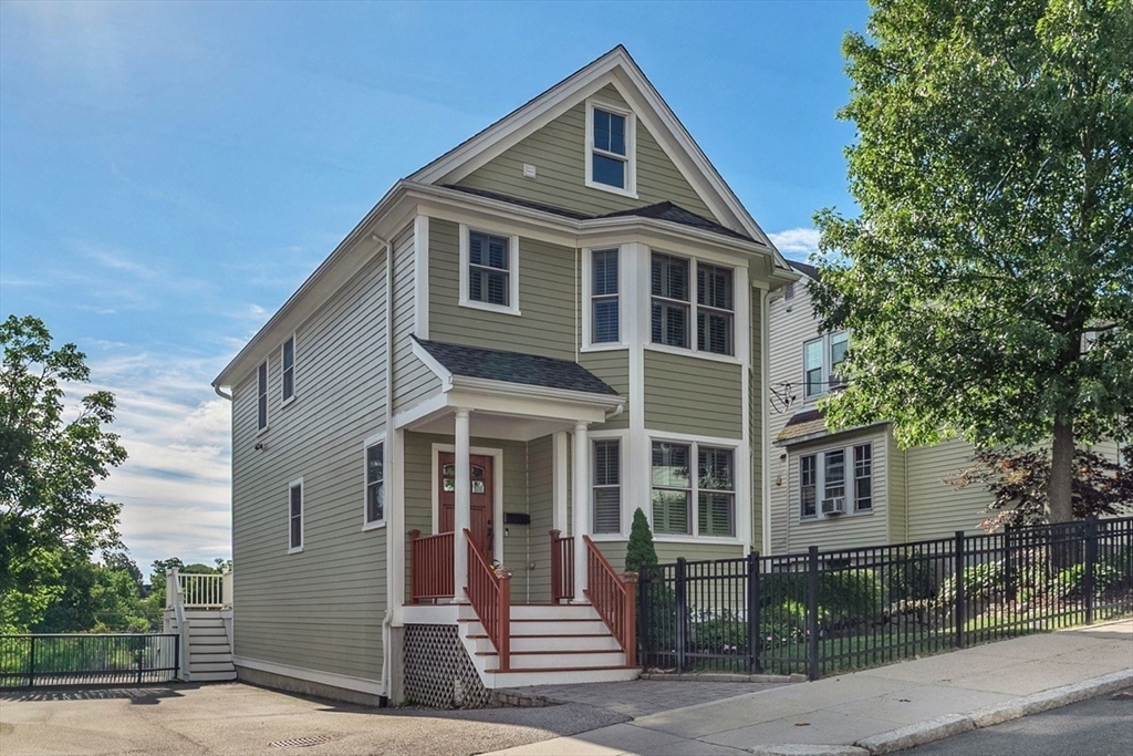 27 Beryl St