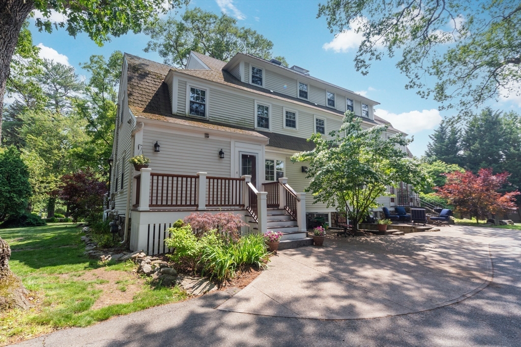 175 West St