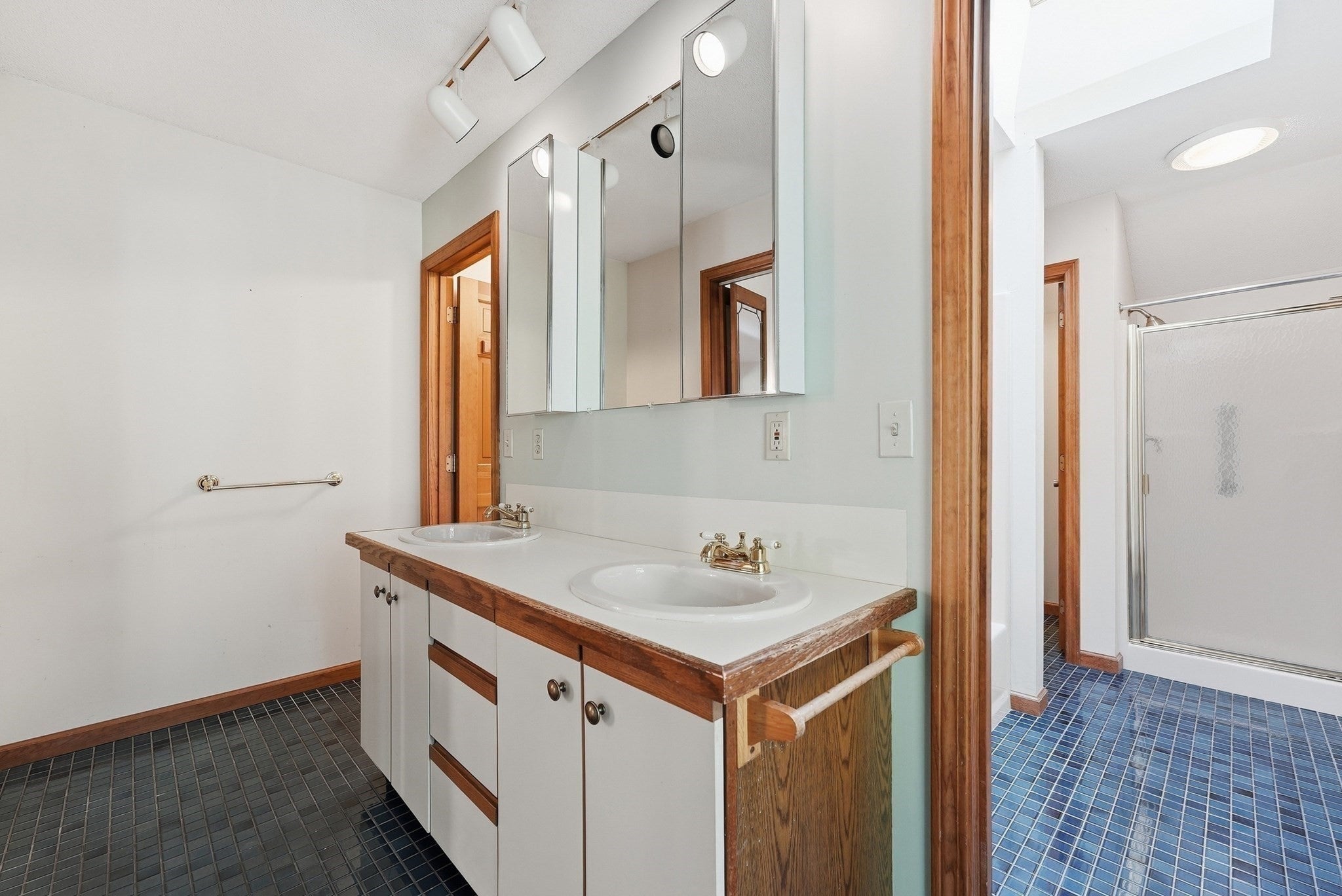 127 Pleasant St, Southampton, MA Photo #20