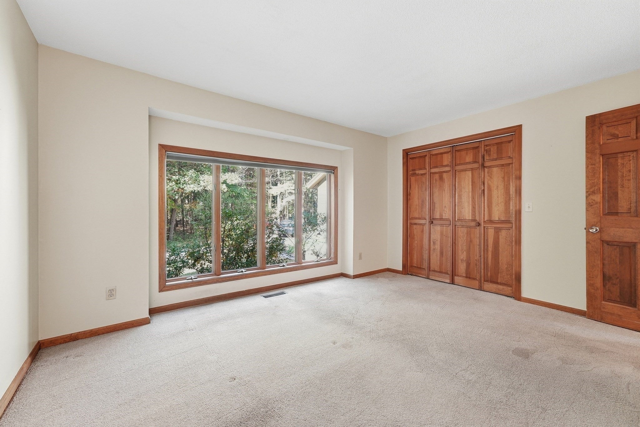 127 Pleasant St, Southampton, MA Photo #24