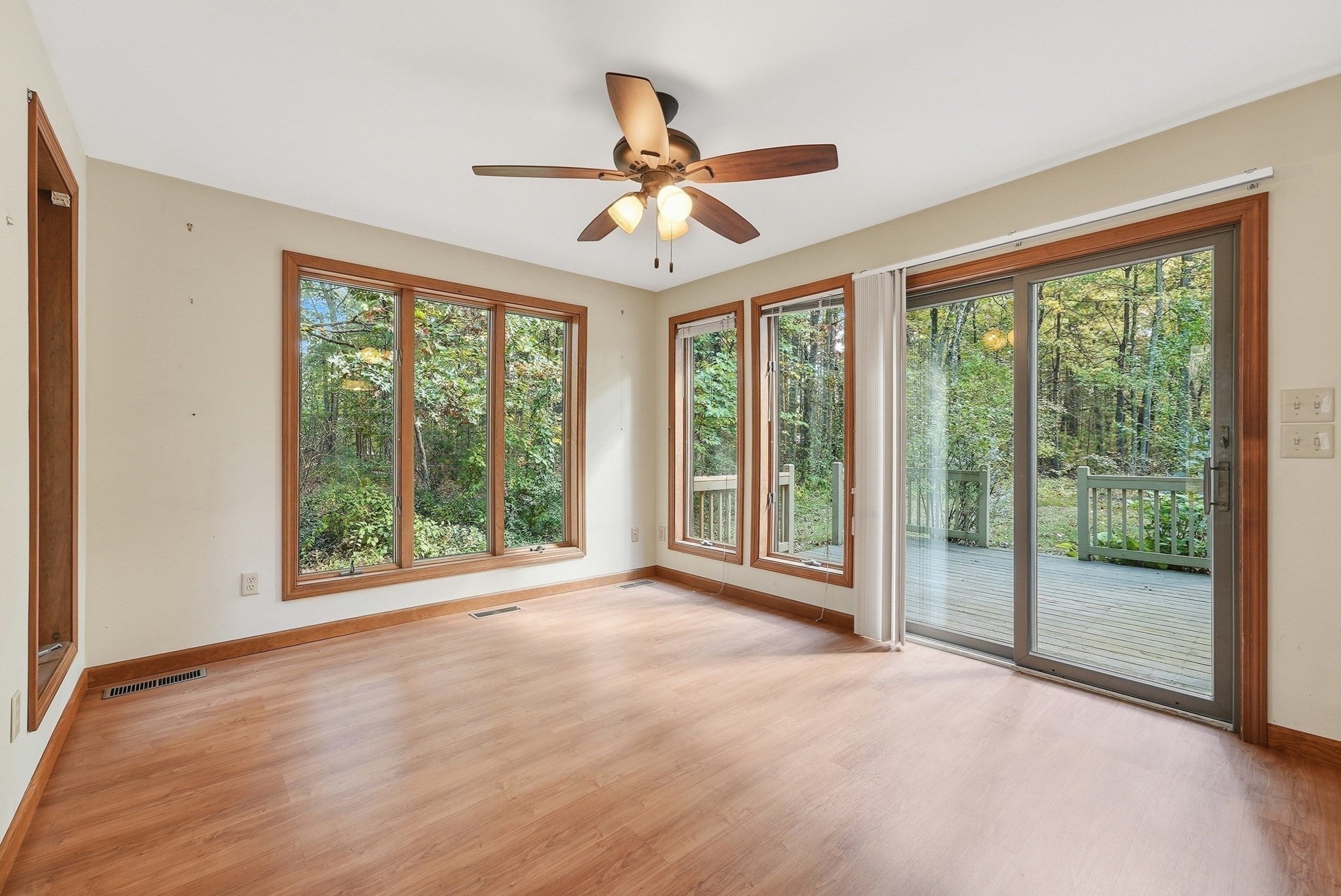127 Pleasant St, Southampton, MA Photo #10