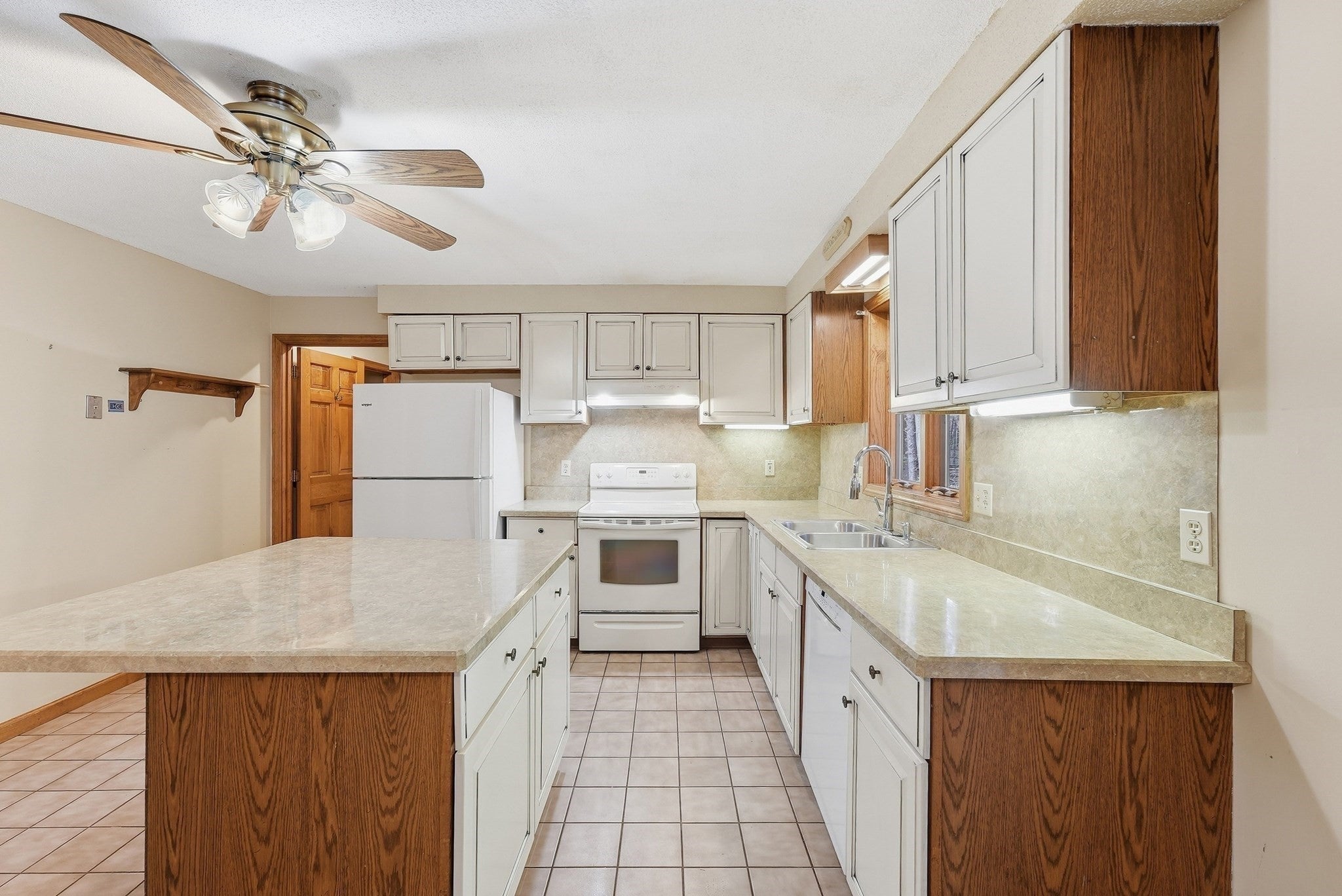 127 Pleasant St, Southampton, MA Photo #7