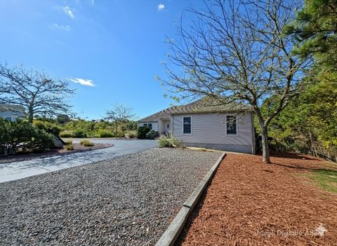 4 Mainstay Ln Bourne MA 02532