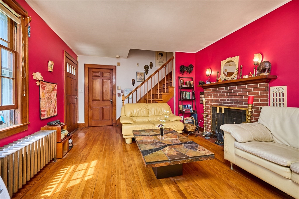 289 Triangle St