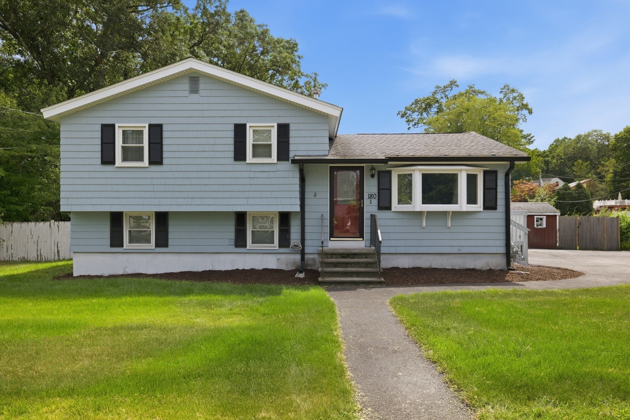 180 River St