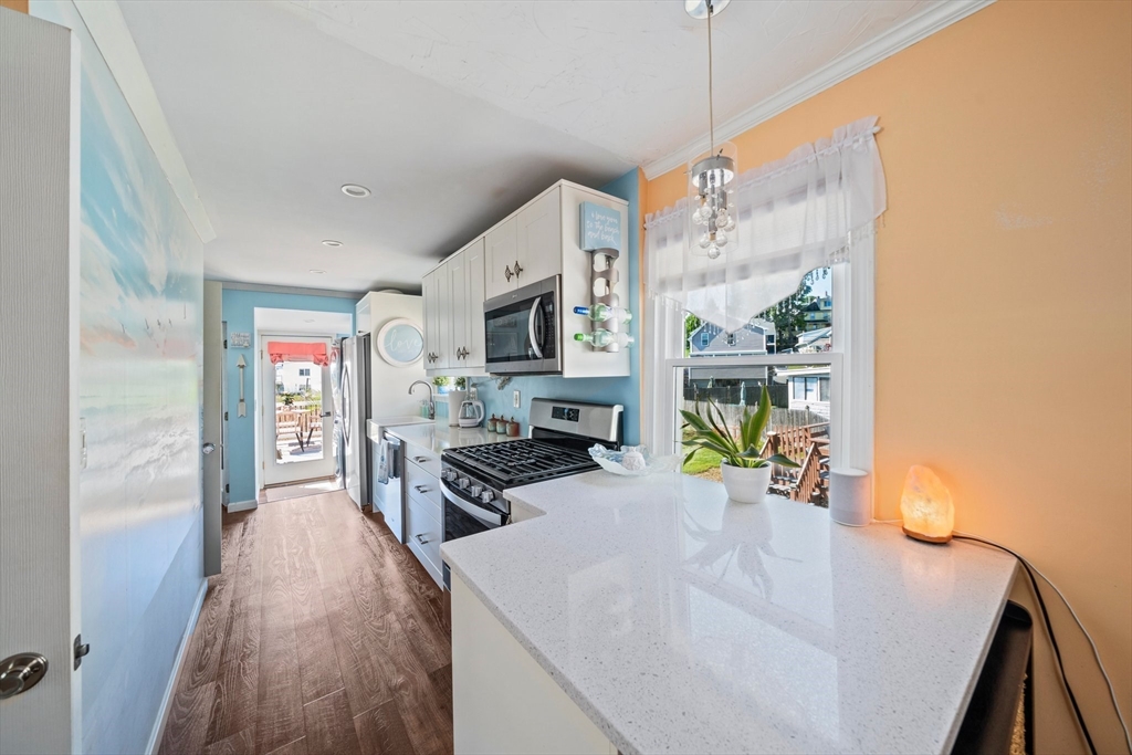 12 Moreland Ave