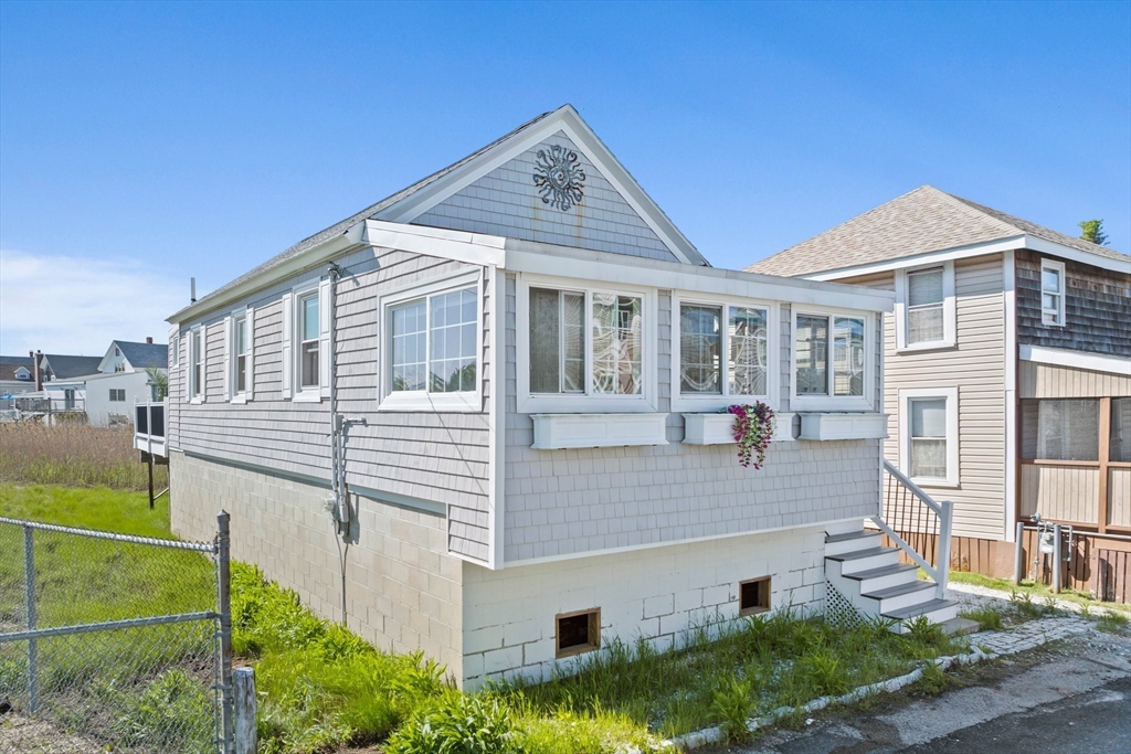 12 Moreland Ave