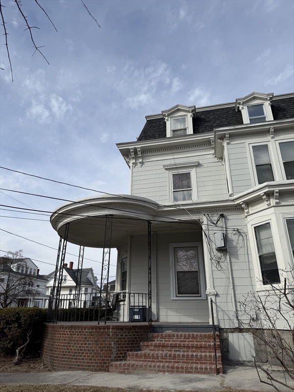 229 Jackson St