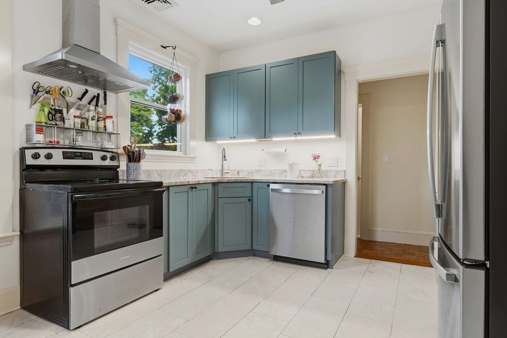 32 Ocean St, Beverly, MA, 32 Ocean St, Beverly, MA Photo #13