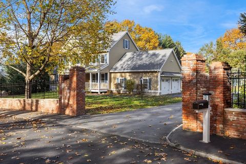 11 Checkerberry Ln Chelmsford MA 01824