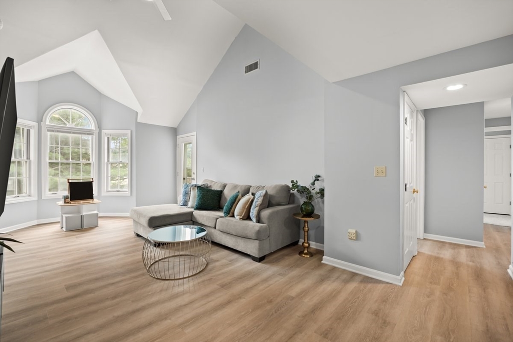 Photo 1 of 35 — 111 Carriage Ln 111, Taunton, MA 02780