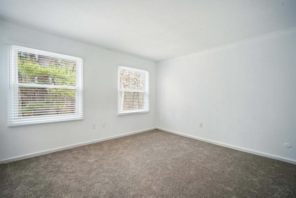 Springfield, Massachusetts 01108, United States, 2 Bedrooms Bedrooms, ,2 BathroomsBathrooms,Residential,Active,164439