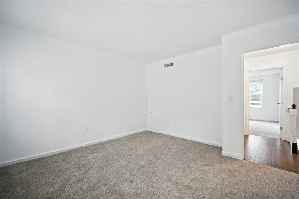 Springfield, Massachusetts 01108, United States, 2 Bedrooms Bedrooms, ,2 BathroomsBathrooms,Residential,Active,164439