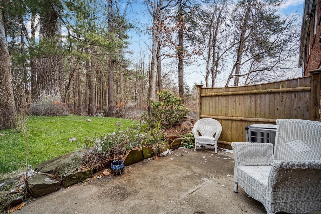 Springfield, Massachusetts 01108, United States, 2 Bedrooms Bedrooms, ,2 BathroomsBathrooms,Residential,Active,164439