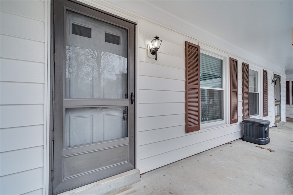 Springfield, Massachusetts 01108, United States, 2 Bedrooms Bedrooms, ,2 BathroomsBathrooms,Residential,Active,164439