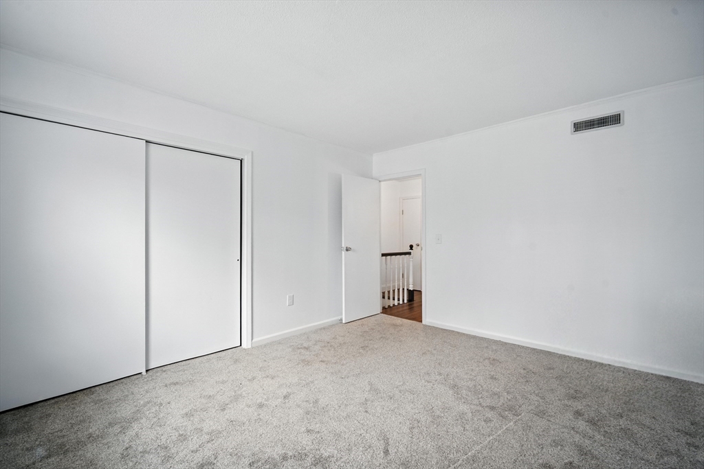 Springfield, Massachusetts 01108, United States, 2 Bedrooms Bedrooms, ,2 BathroomsBathrooms,Residential,Active,164439