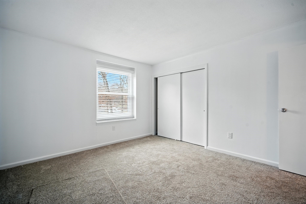 Springfield, Massachusetts 01108, United States, 2 Bedrooms Bedrooms, ,2 BathroomsBathrooms,Residential,Active,164439