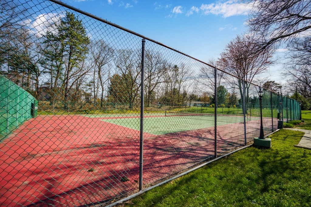 Springfield, Massachusetts 01108, United States, 2 Bedrooms Bedrooms, ,2 BathroomsBathrooms,Residential,Active,164439