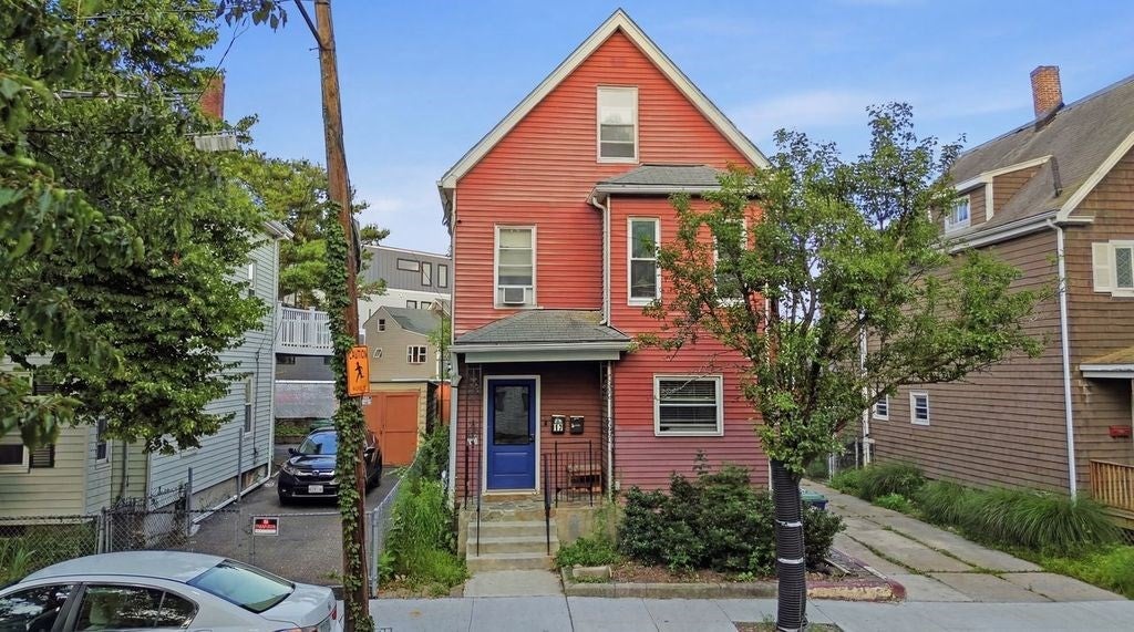 Photo of 13 Knowlton St, Somerville, MA