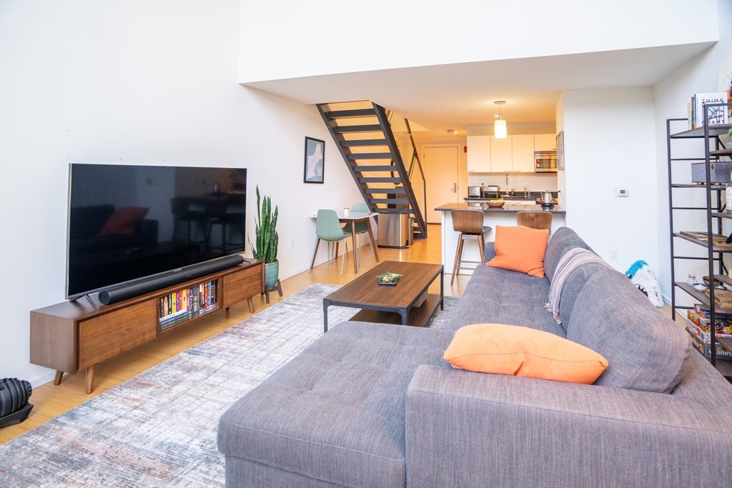 1 Earhart Street 312