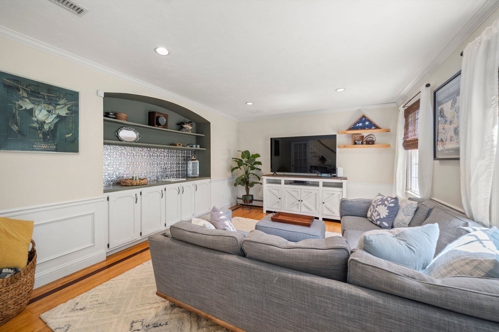 103 Wapping Rd