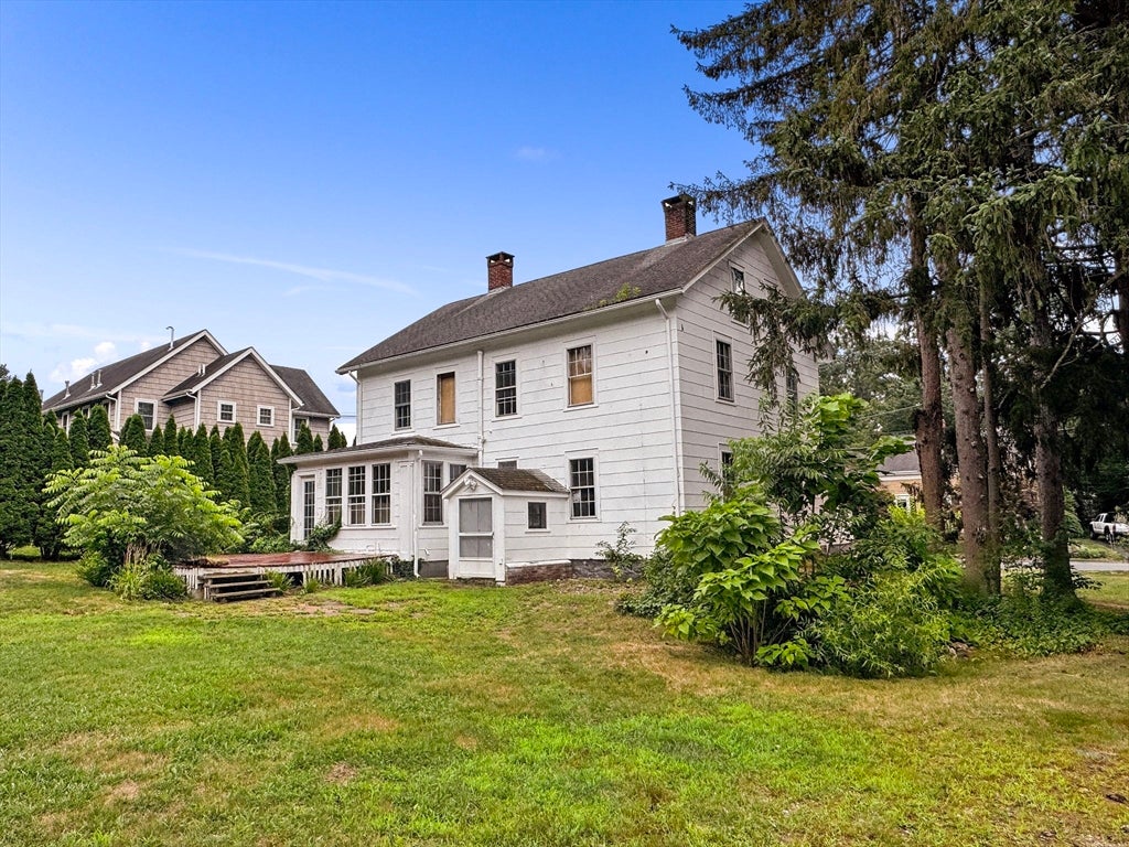 19 Mendon Rd