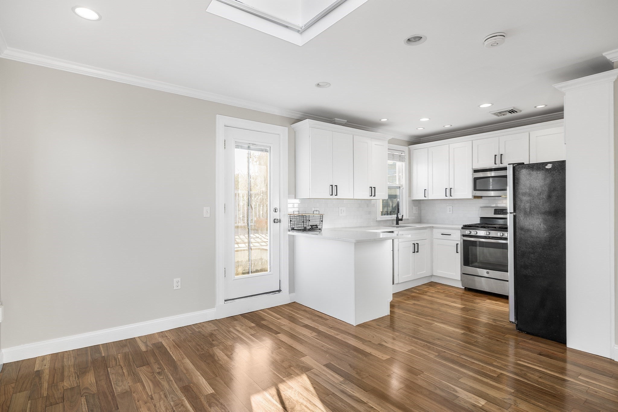 499-501 Sumner St 3, Boston MA 02128