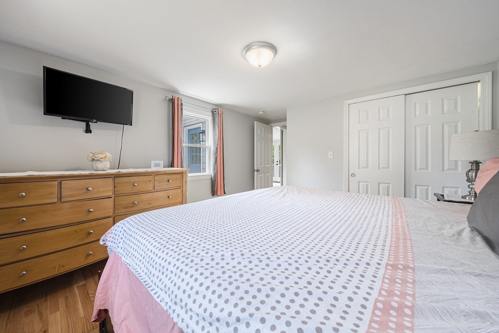 5 Pine Cir, Pembroke, MA Photo #16