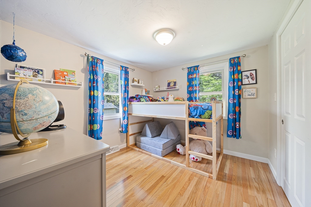 5 Pine Cir, Pembroke, MA Photo #17