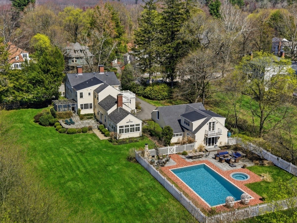 49 Salem St