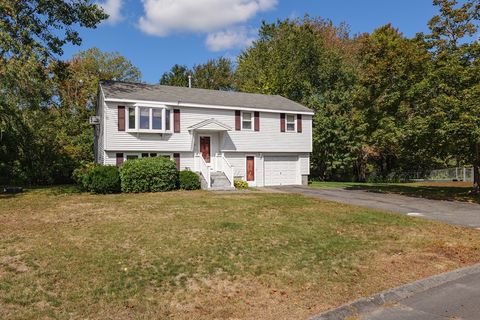 131 Bridle Path Ln Methuen MA 01844
