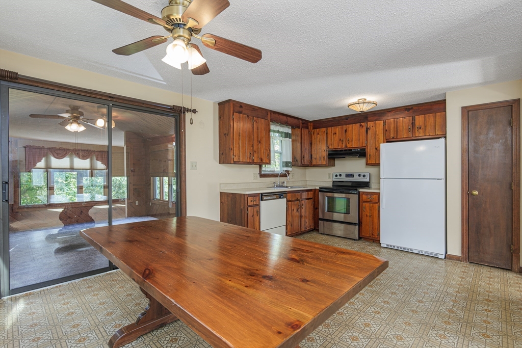 131 Bridle Path Ln