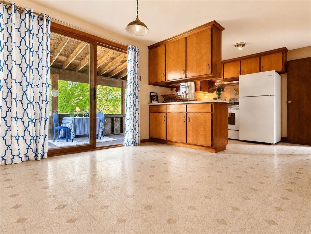 194 Brookside Circle