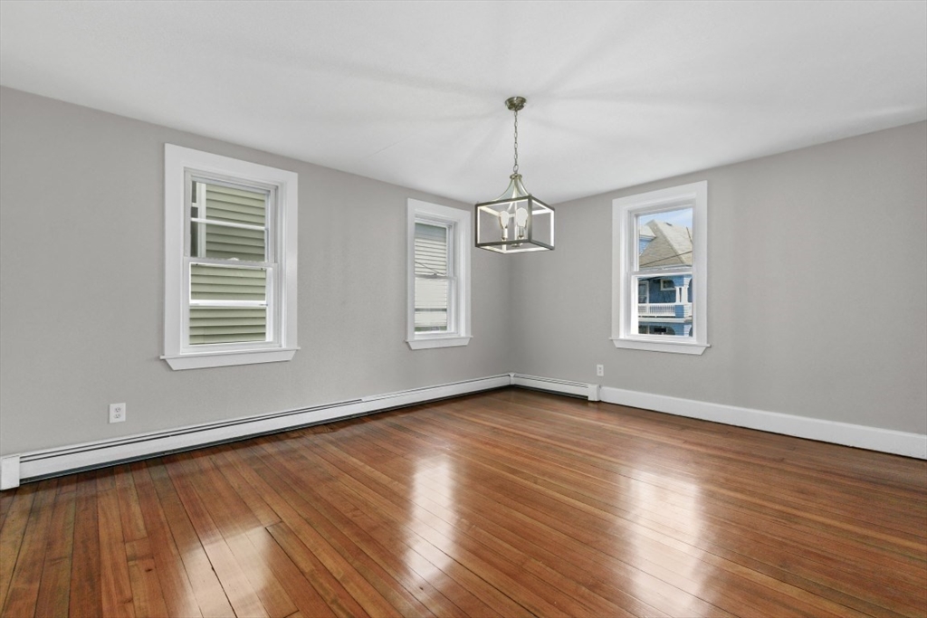 77 Cottage Ave
