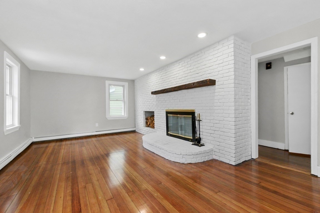 77 Cottage Ave