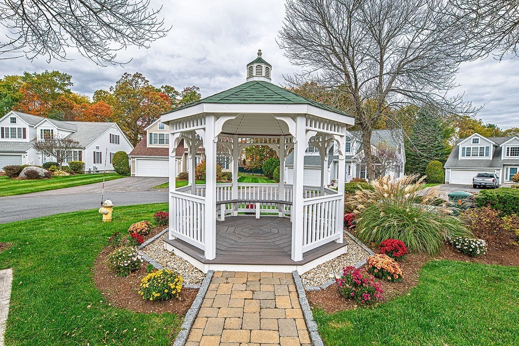 61 Saint Andrews Way 64