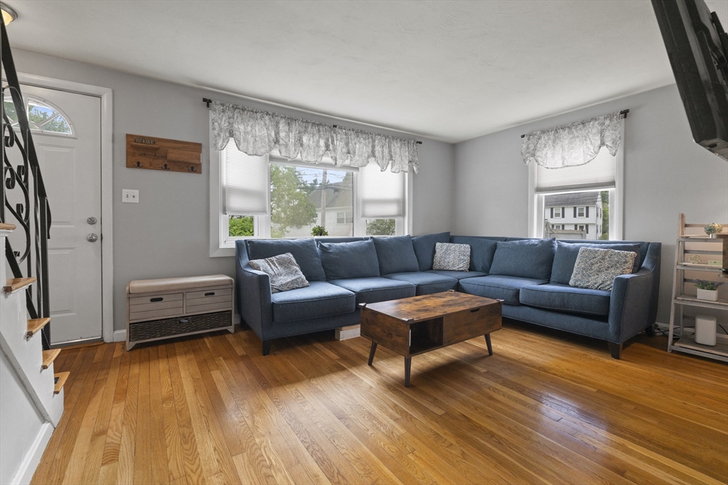 92 Laurie Ave