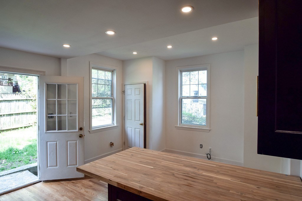 32 Cedar Street Right