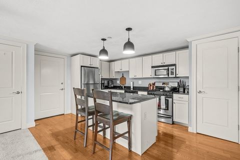 31 Elliott St 2B Beverly MA 01915
