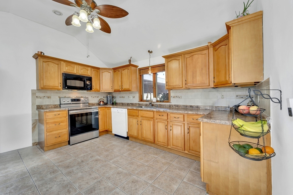 54 Tuckerman St