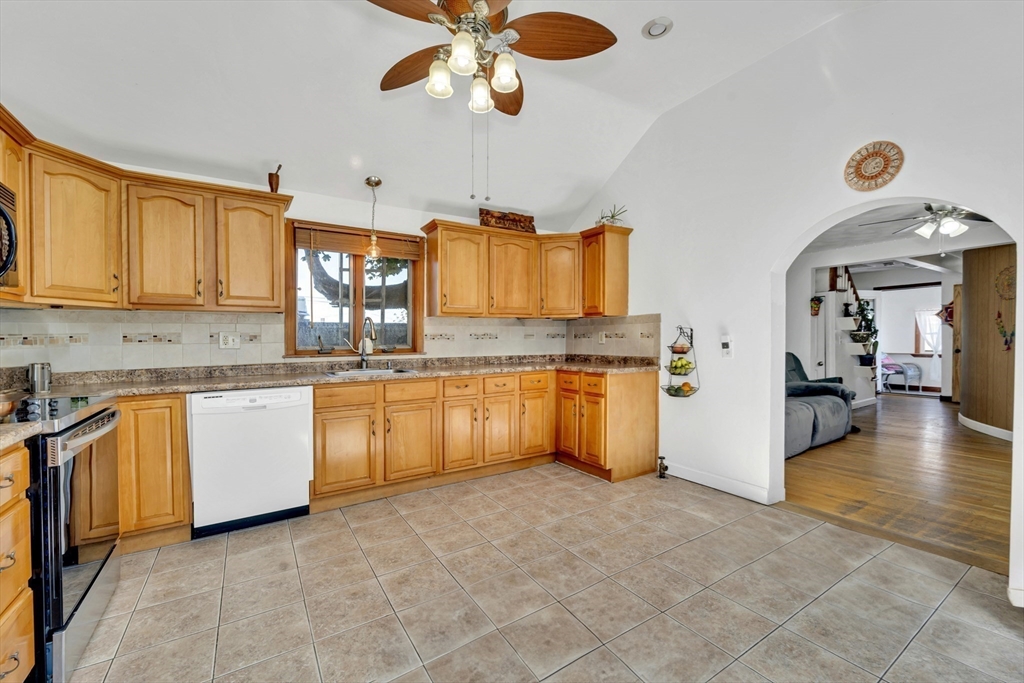 54 Tuckerman St