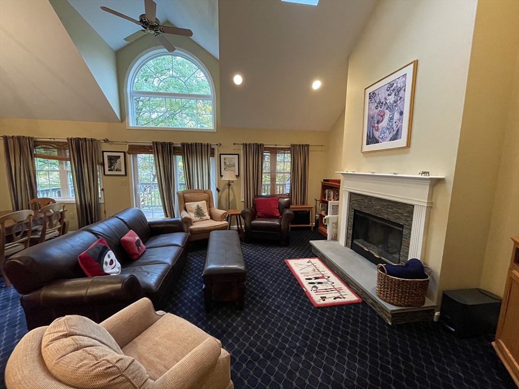 9201 Mountainside Dr 9201