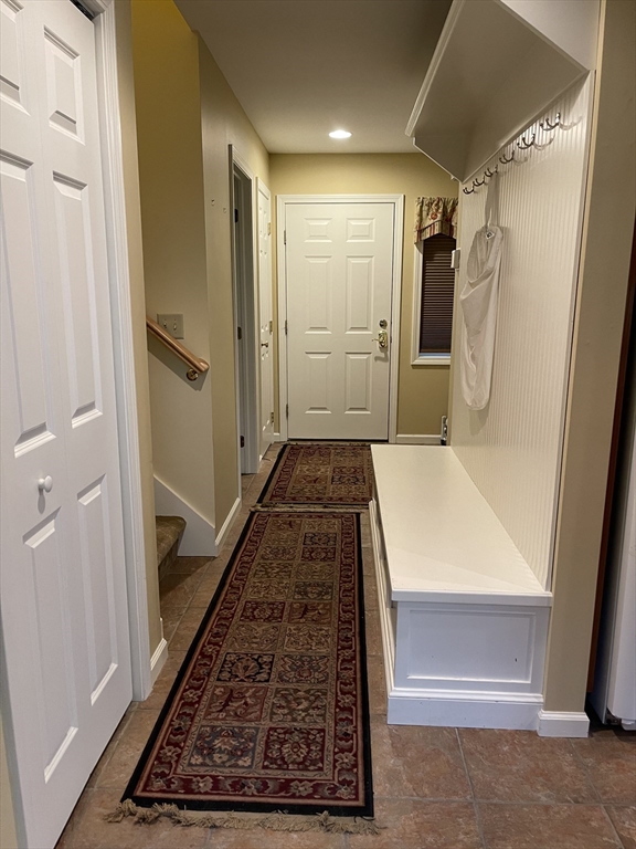 9201 Mountainside Dr 9201